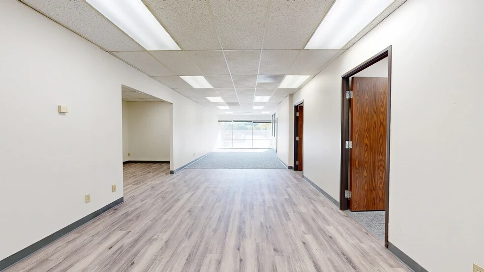 1112 E Copeland Rd, Arlington, TX à louer - Numérisation 3D Matterport – Image 3 sur 14