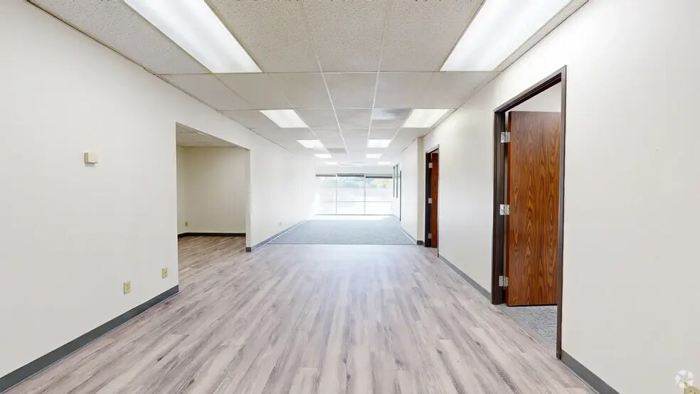 1112 E Copeland Rd, Arlington, TX à louer - Numérisation 3D Matterport – Image 3 sur 15