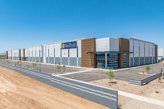 6051 N Ballpark Blvd, Glendale, AZ à louer Photo de l’immeuble– Image 1 sur 3