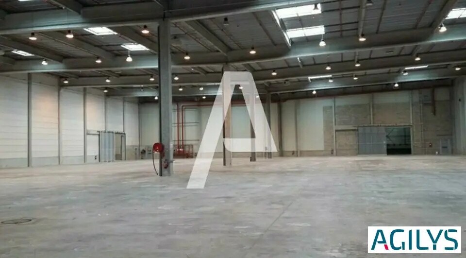 Industriel/Logistique dans Combs-la-Ville à louer - Photo de l’immeuble – Image 2 sur 7