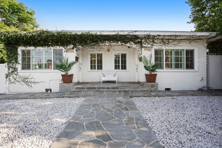 11538 La Maida St, Valley Village, CA à vendre - Photo de l’immeuble – Image 3 sur 75