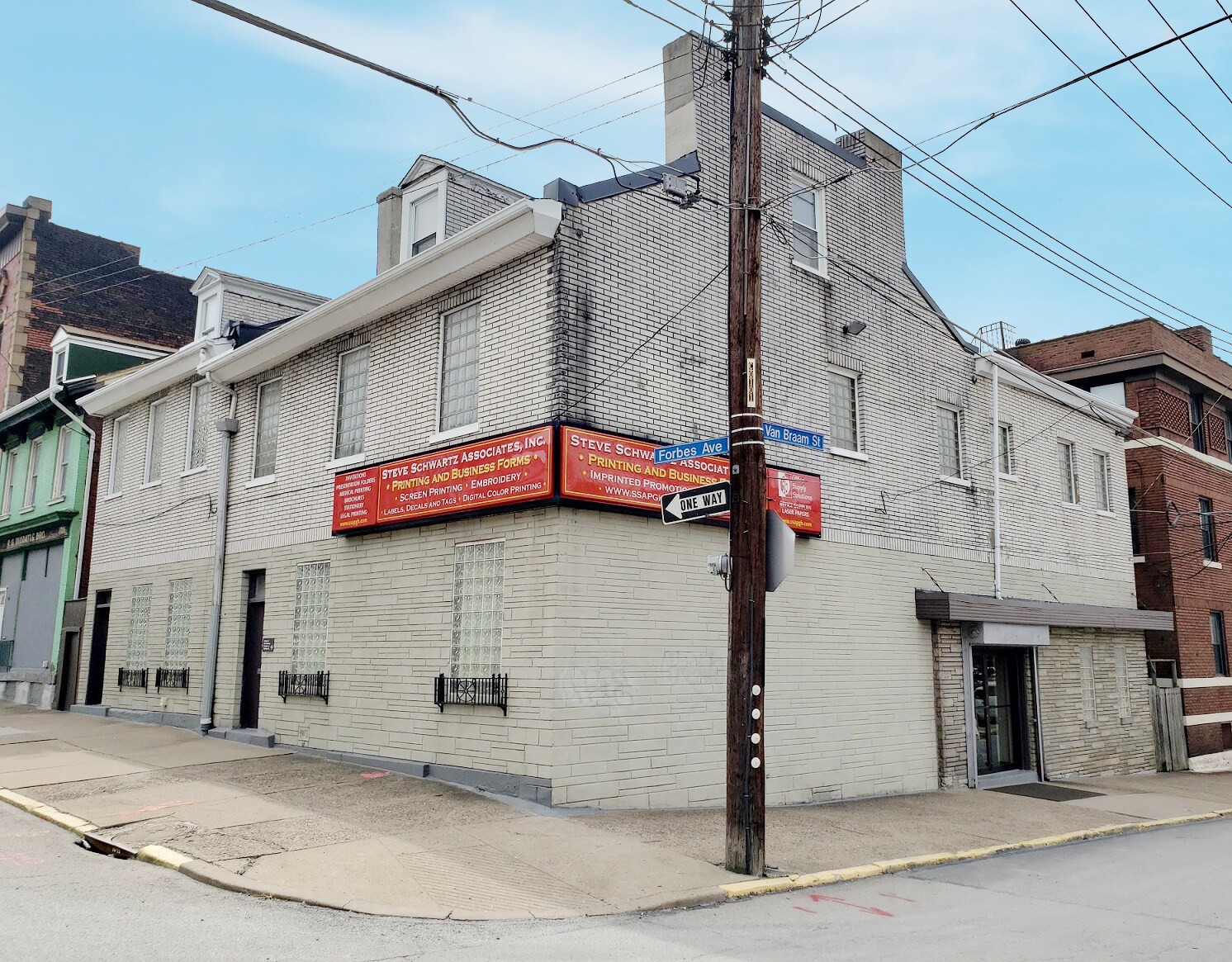1700 Forbes Avenue + Parking Lot portefeuille de 2 biens à vendre sur LoopNet.fr Photo de l’immeuble– Image 1 sur 14