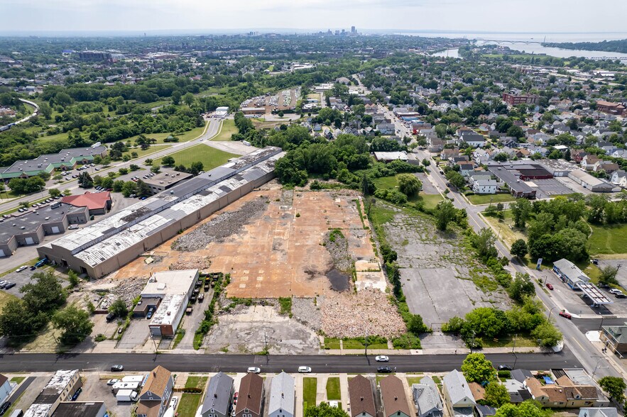 25 Rano St, Buffalo, NY à louer - Vidéo aérienne – Image 2 sur 18