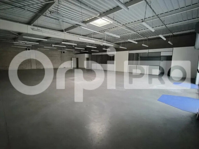 Local commercial dans Reims à louer - Photo de l’immeuble – Image 3 sur 10