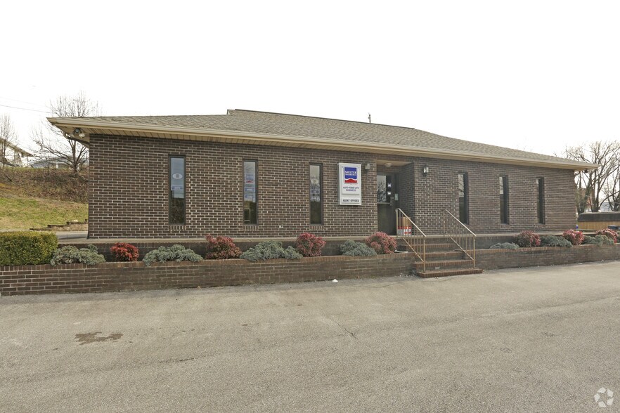 1637 N Eastman Rd, Kingsport, TN à louer - Photo principale – Image 1 sur 45
