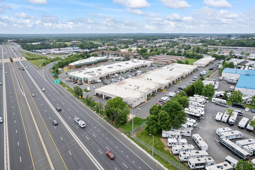 7210-7242 Nathan Ct, Manassas, VA à vendre - Photo de l’immeuble – Image 3 sur 8