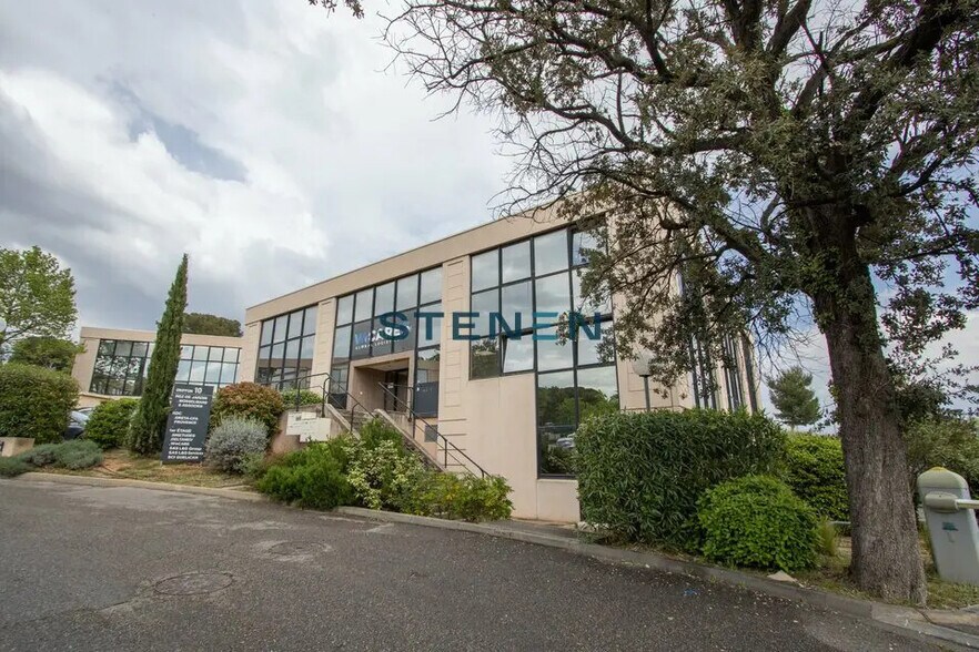 Bureau dans Vitrolles à louer - Photo de l’immeuble – Image 2 sur 9