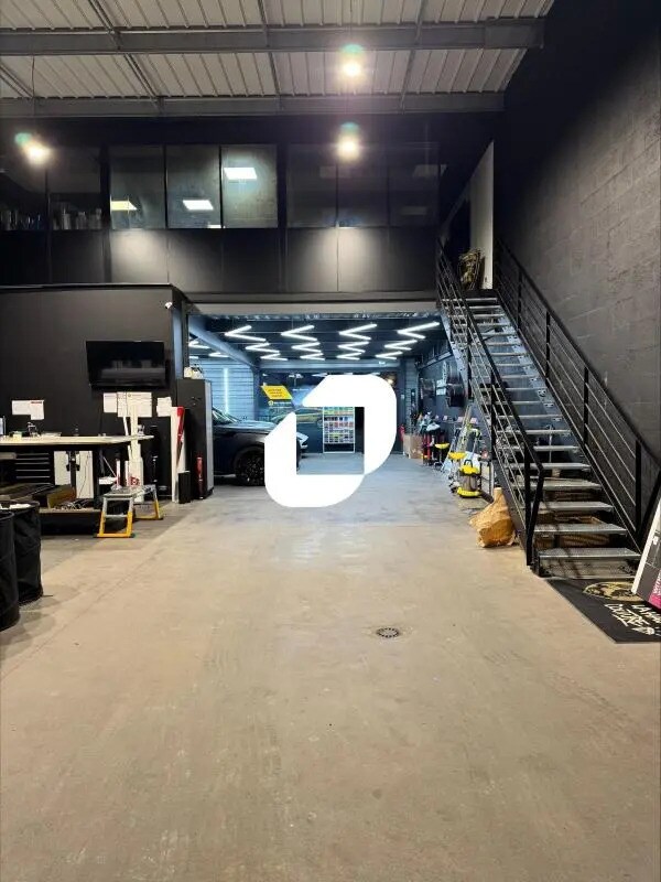 Plus de détails pour Local commercial à louer