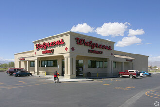 5082 E Lake Mead Blvd, Las Vegas, NV à louer Photo de l’immeuble– Image 1 sur 1