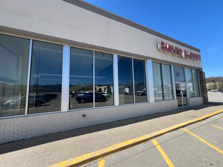 700 Beverly Pike, Elkins, WV à louer - Photo de l’immeuble – Image 1 sur 10