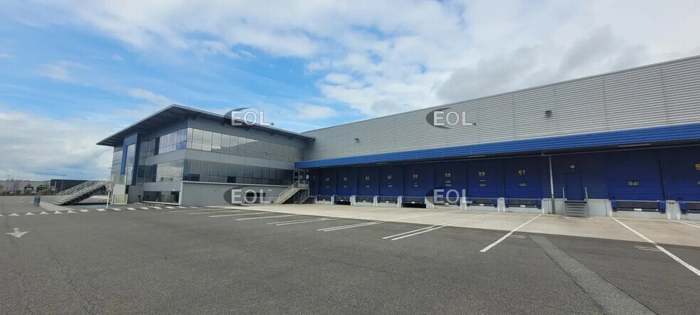 Industriel/Logistique dans Étupes à louer - Photo de l’immeuble – Image 1 sur 7