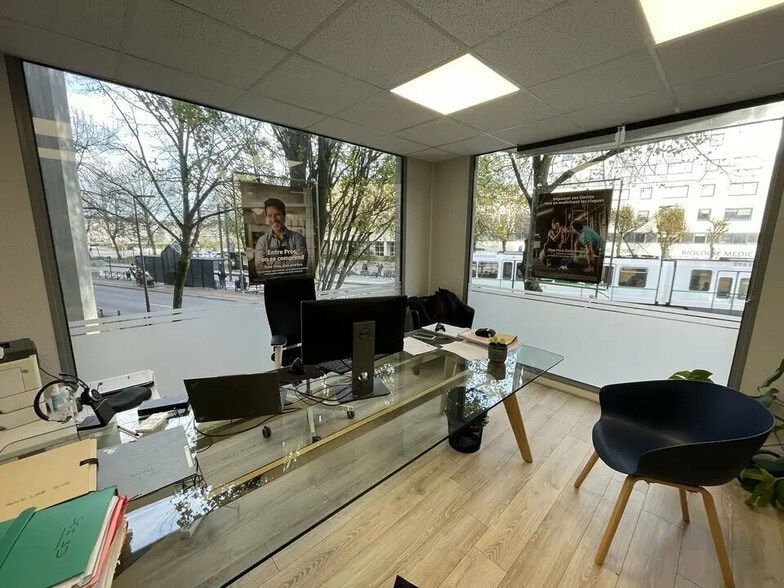 Local commercial dans Nantes à louer - Photo intérieure – Image 1 sur 8