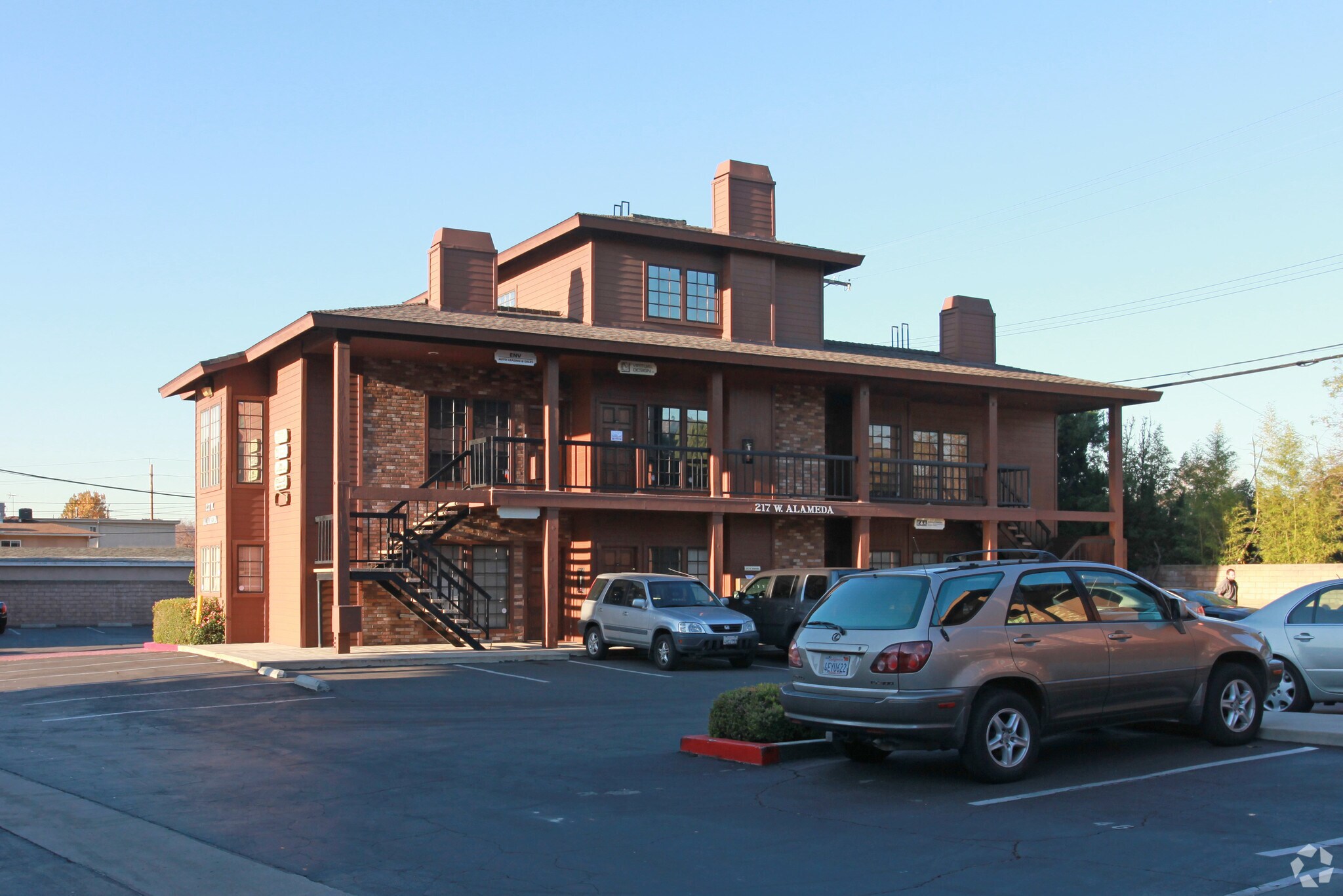 217 W Alameda Ave, Los Angeles, CA à louer Photo principale– Image 1 sur 5