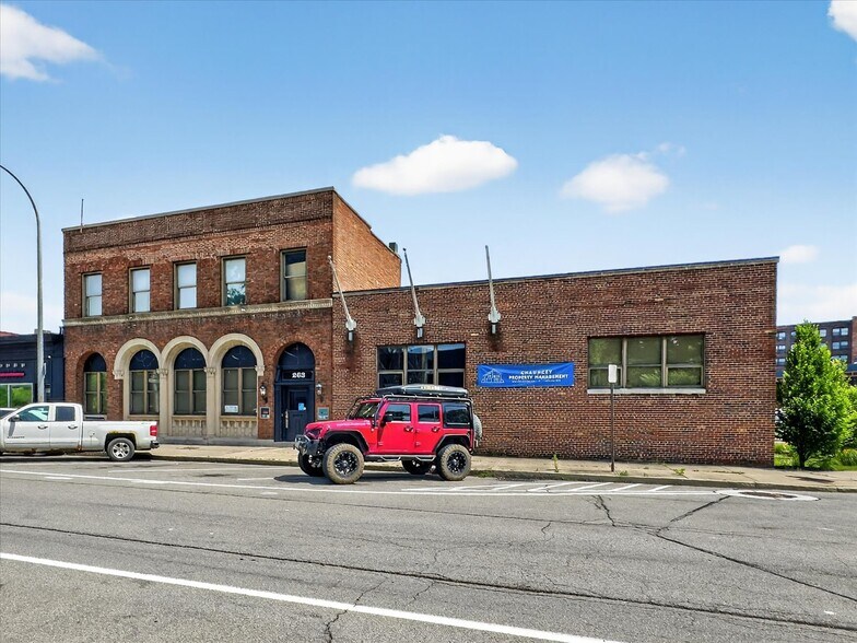 263 Central Ave, Rochester, NY à vendre - Photo de l’immeuble – Image 3 sur 43