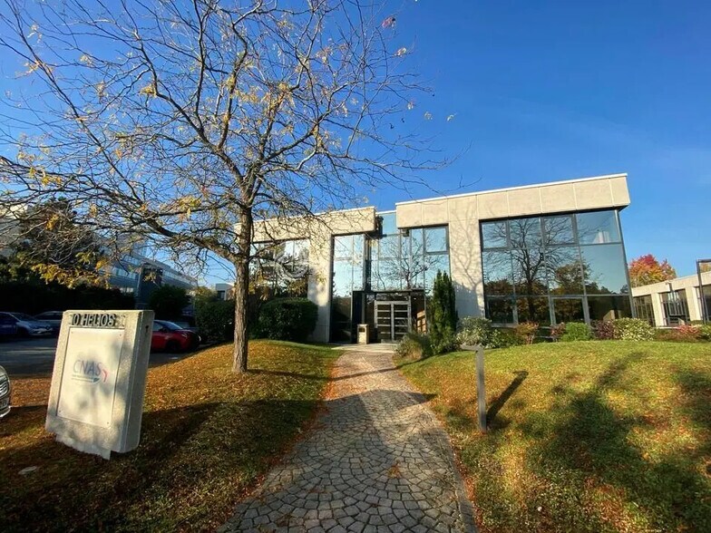 Bureau dans Guyancourt à louer - Photo de l’immeuble – Image 1 sur 8