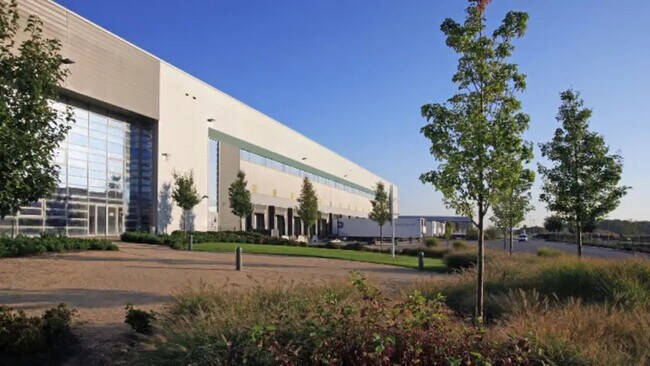 Plus de détails pour 2000 Rd 57, Moissy-Cramayel - Industriel/Logistique à louer