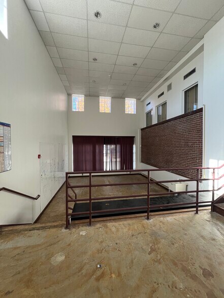 500 W Fourth St, Winston-Salem, NC à louer - Photo de l’immeuble – Image 3 sur 21