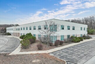 Plus de détails pour 120-140 E Kensinger Dr, Cranberry Township, PA - Bureau à vendre