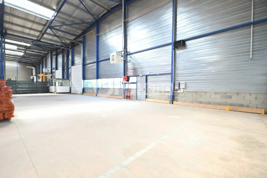 Bureau dans Genas à louer - Photo de l’immeuble – Image 3 sur 8