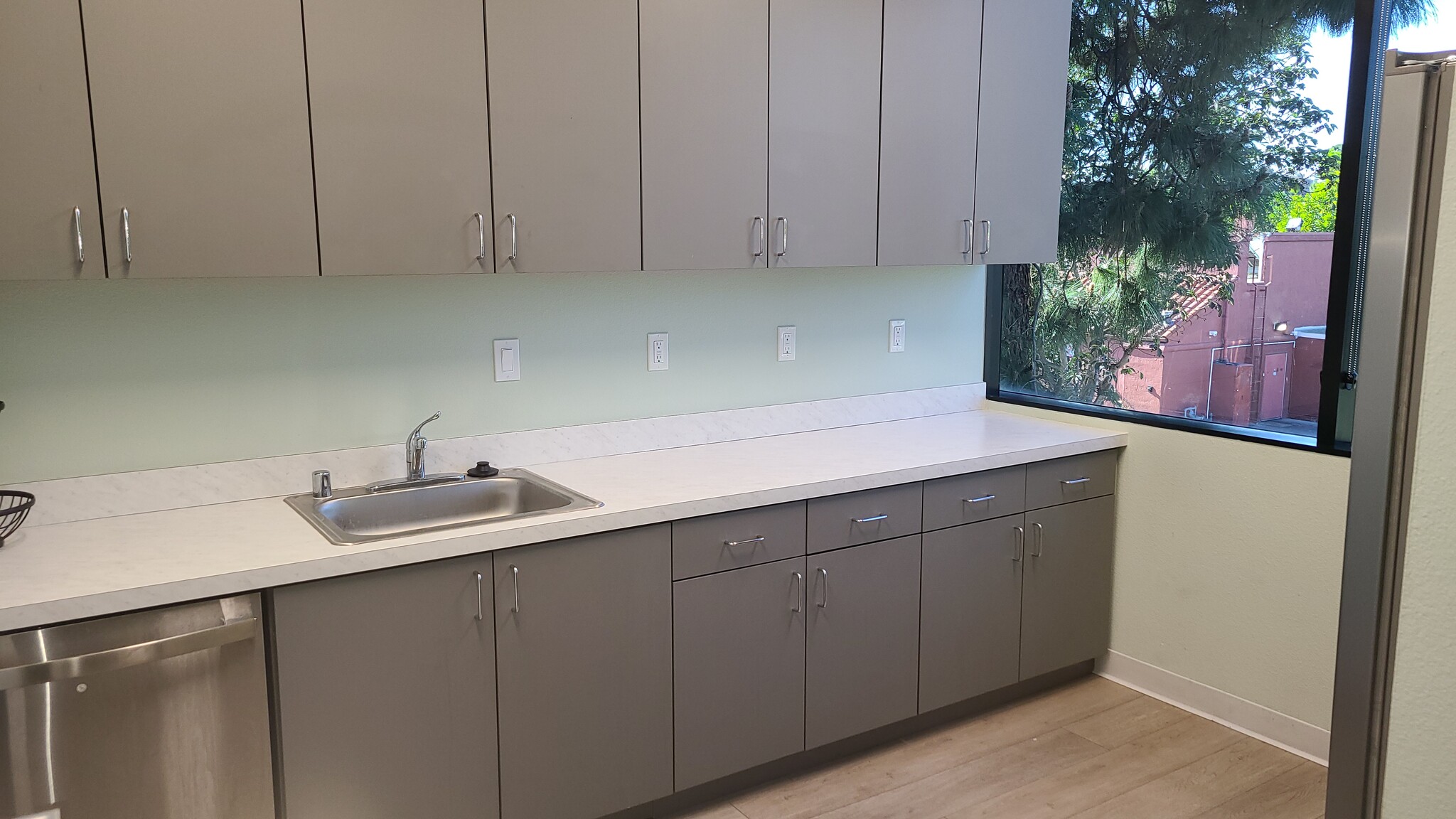 3434 Midway Dr, San Diego, CA à vendre Photo intérieure– Image 1 sur 5