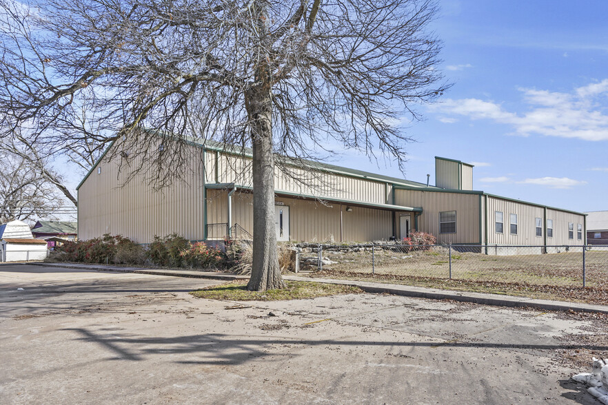 206 Sycamore st, Coweta, OK à louer - Photo de l’immeuble – Image 3 sur 13