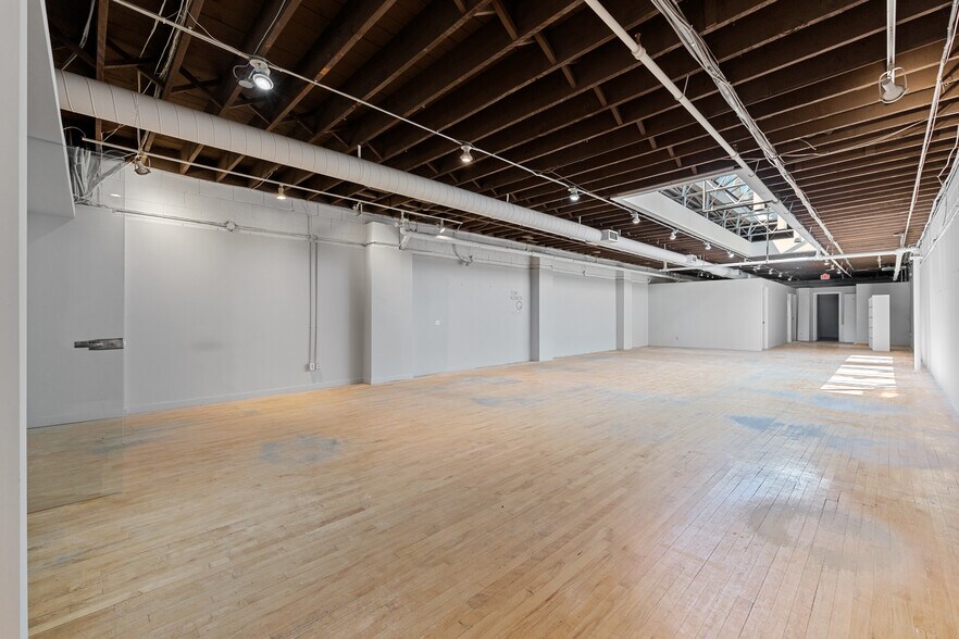 170 Bedford Rd, Toronto, ON à louer - Photo de l’immeuble – Image 2 sur 19