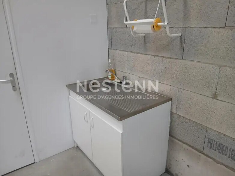 Local d’activités dans Vannes à louer - Photo de l’immeuble – Image 2 sur 4