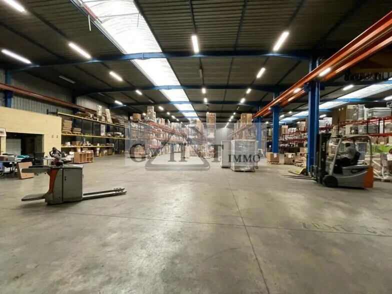 Industriel/Logistique dans Gonesse à louer - Photo de l’immeuble – Image 1 sur 8