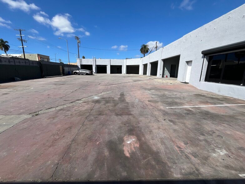 2801 W Slauson Ave, Los Angeles, CA à louer - Photo de l’immeuble – Image 3 sur 5