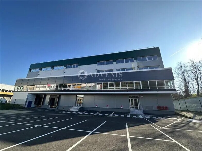 Local d’activités dans Rosny-sous-Bois à louer - Photo de l’immeuble – Image 2 sur 5