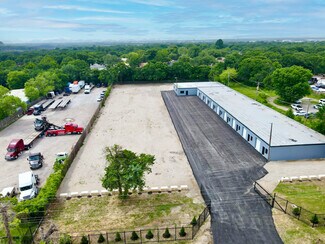 Plus de détails pour 501-507 E Rock Island Rd, Grand Prairie, TX - Industriel/Logistique à louer
