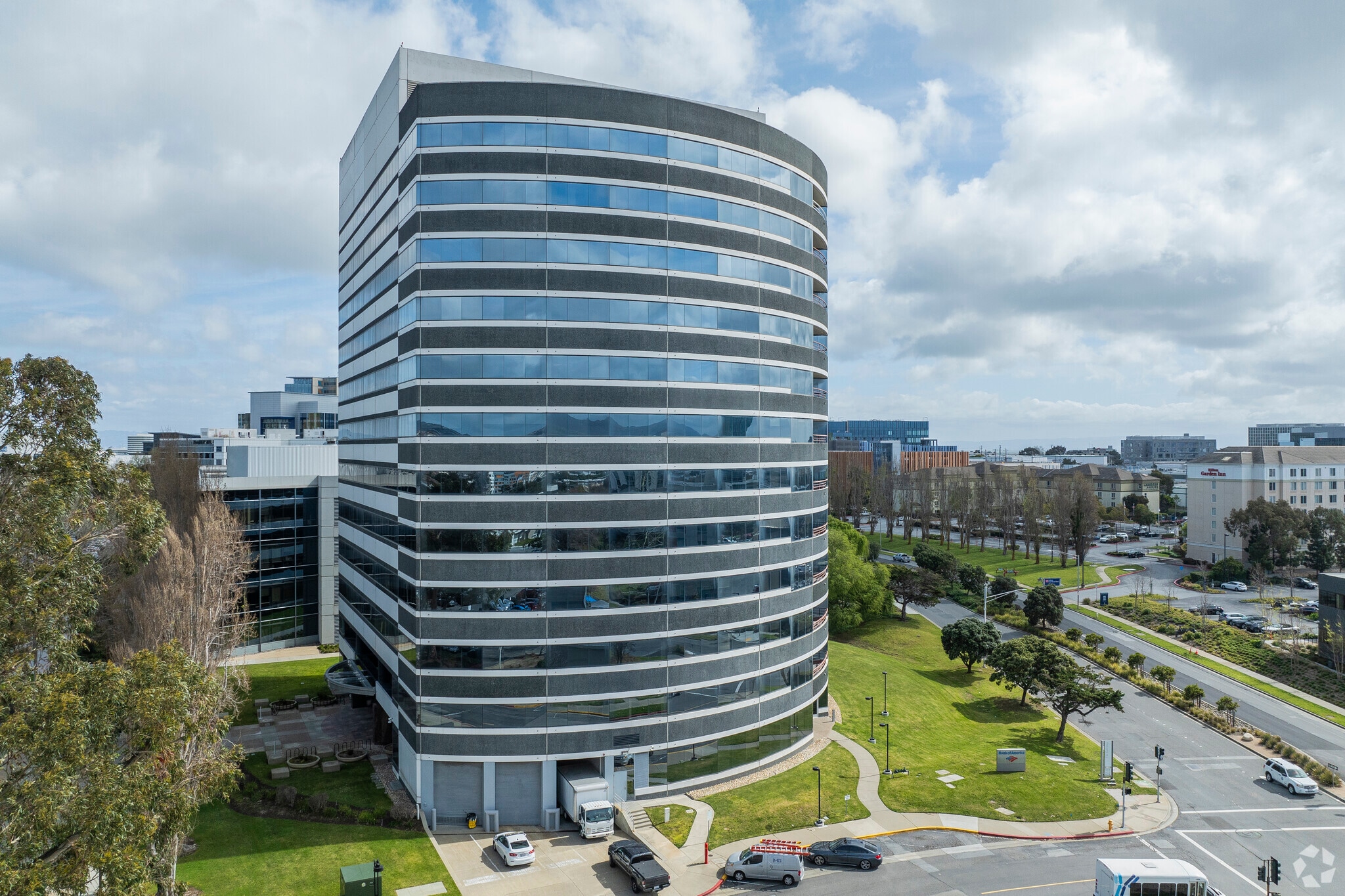 601 Gateway Blvd, South San Francisco, CA à louer Photo principale– Image 1 sur 16