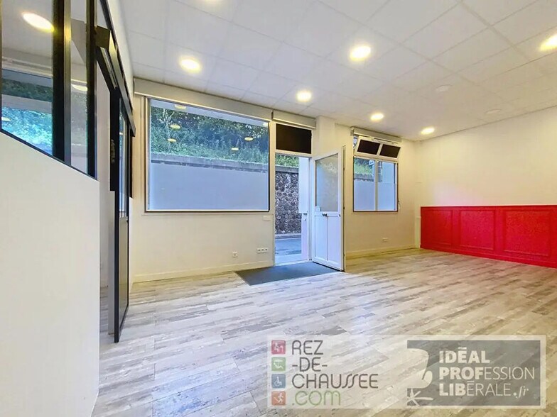 Bureau dans Courbevoie à vendre - Photo de l’immeuble – Image 2 sur 8