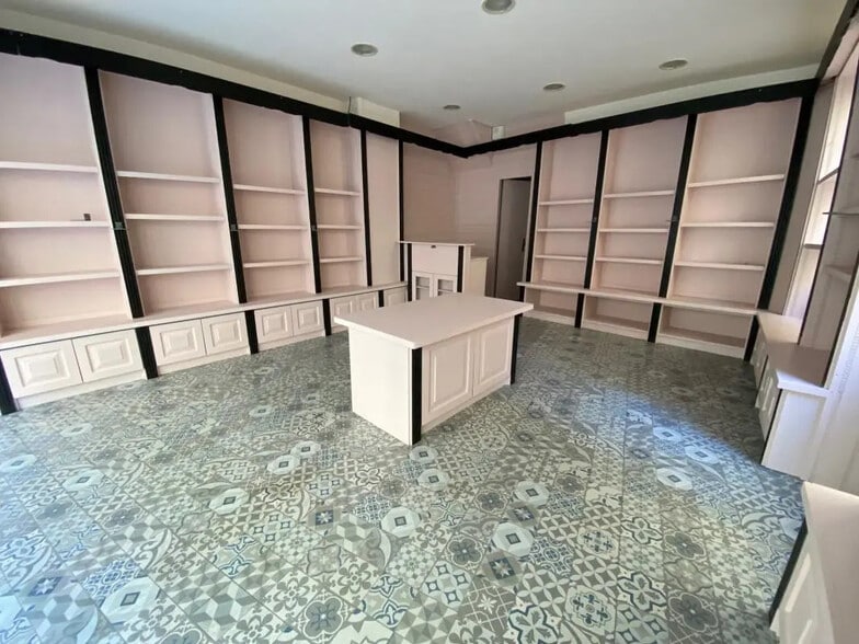 13 Rue Régale, Nîmes à louer - Photo de l’immeuble – Image 2 sur 5