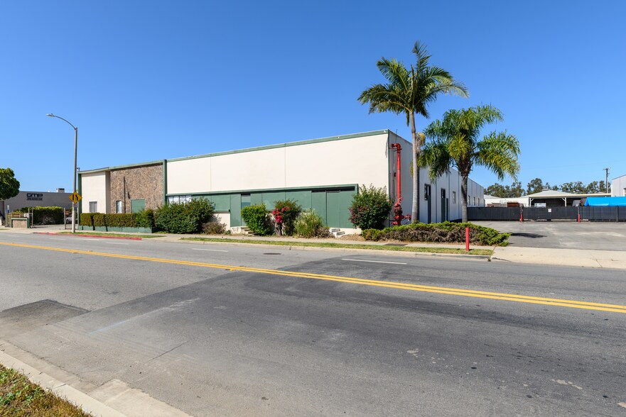 2221 Statham Blvd, Oxnard, CA à vendre - Photo principale – Image 1 sur 9