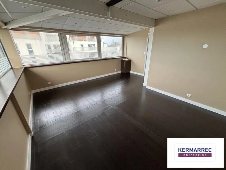 Bureau dans Séné à louer - Photo de l’immeuble – Image 3 sur 4