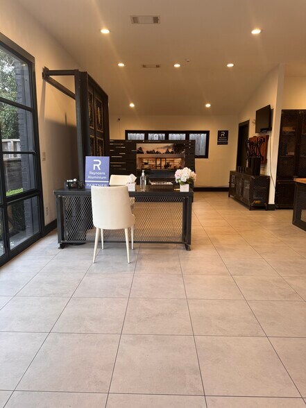 4739 Merwin St, Houston, TX à louer - Photo de l’immeuble – Image 3 sur 20