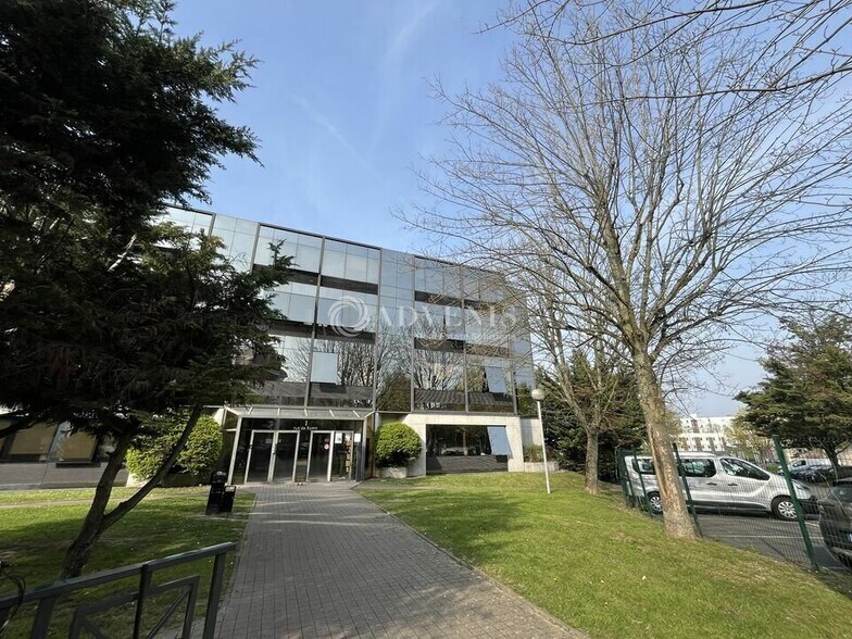 Bureau dans Rosny-sous-Bois à louer - Photo de l’immeuble – Image 1 sur 12