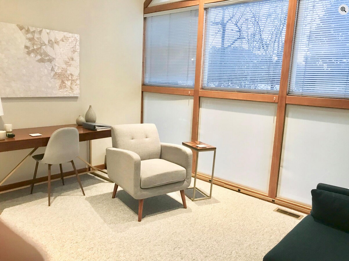 976 Martin Luther King Jr Blvd, Chapel Hill, NC à louer Photo de l’immeuble– Image 1 sur 5