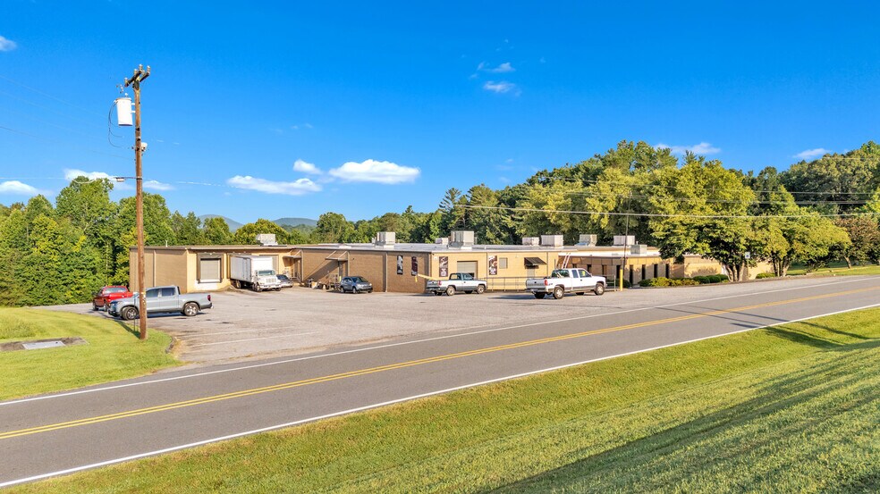 6429 Hildebran Shelby Rd, Hickory, NC à vendre - Photo de l’immeuble – Image 2 sur 3