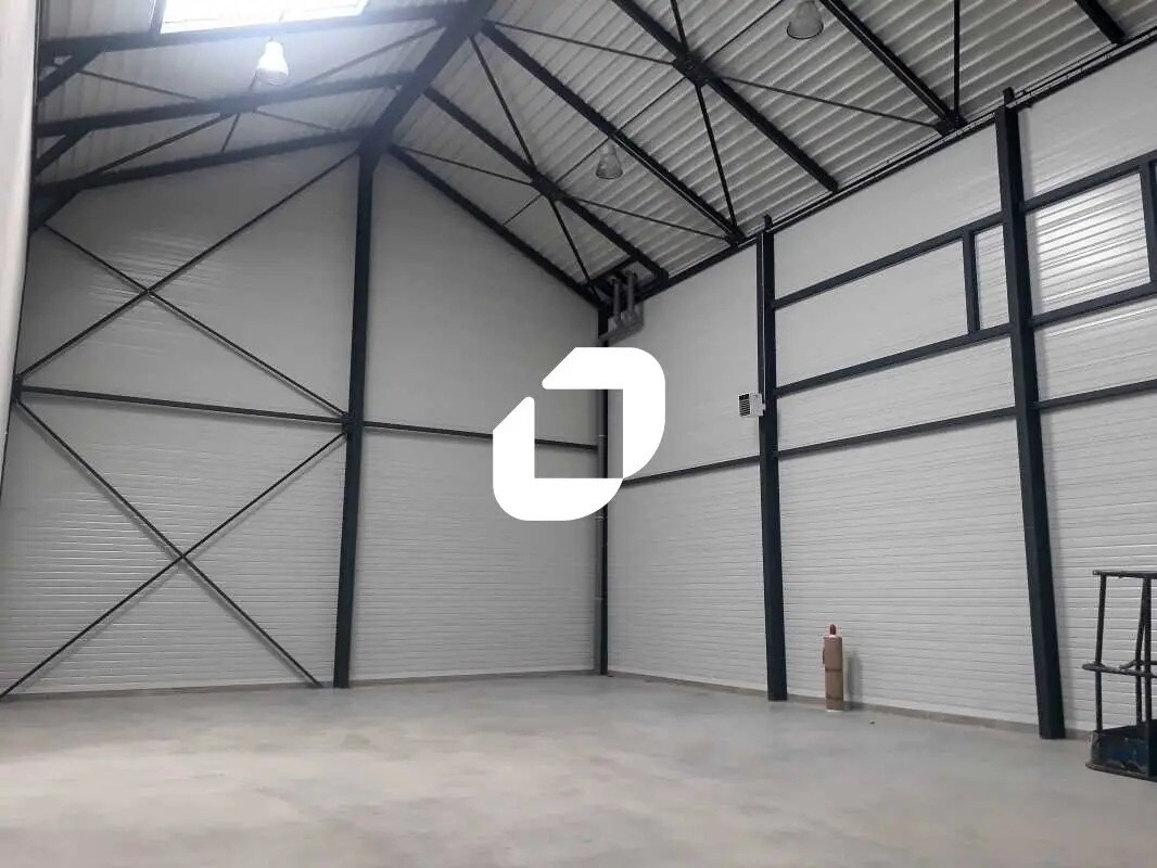 Local d'activités dans Cormeilles-en-Parisis à vendre Photo de l’immeuble– Image 1 sur 7