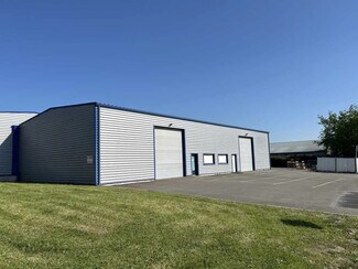 Plus de détails pour Local d'activités à louer