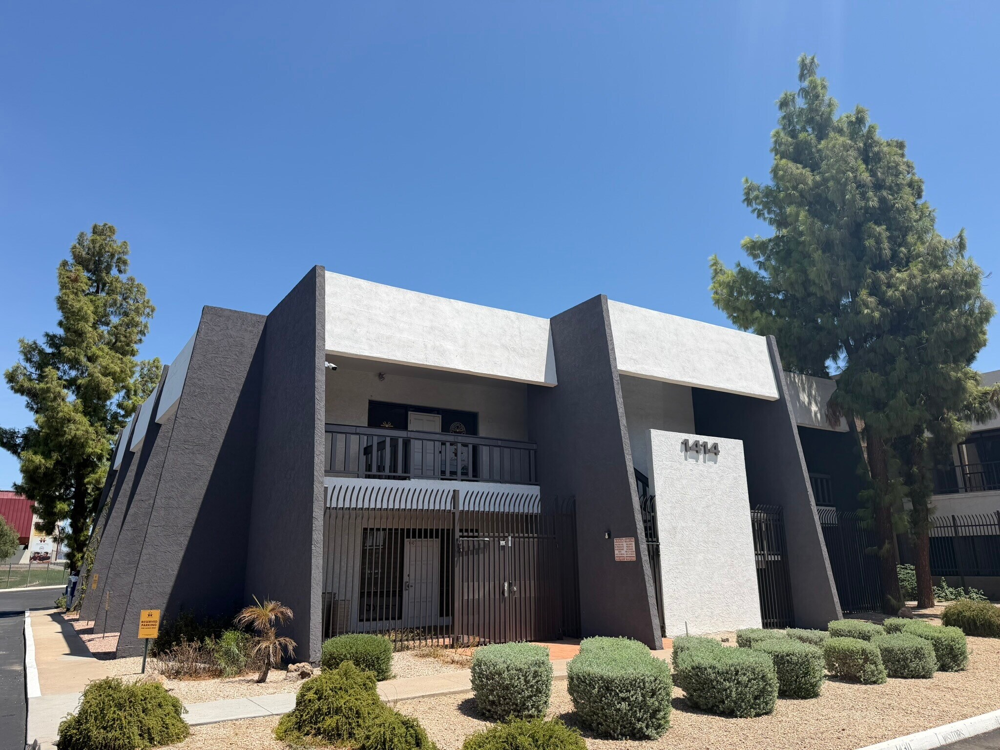1414 E Indian School Rd, Phoenix, AZ à louer Photo de l’immeuble– Image 1 sur 7
