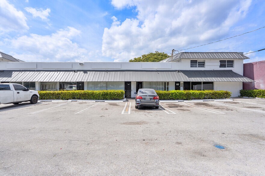 1311-1401 S Dixie Hwy E, Pompano Beach, FL à vendre - Photo de l’immeuble – Image 3 sur 13