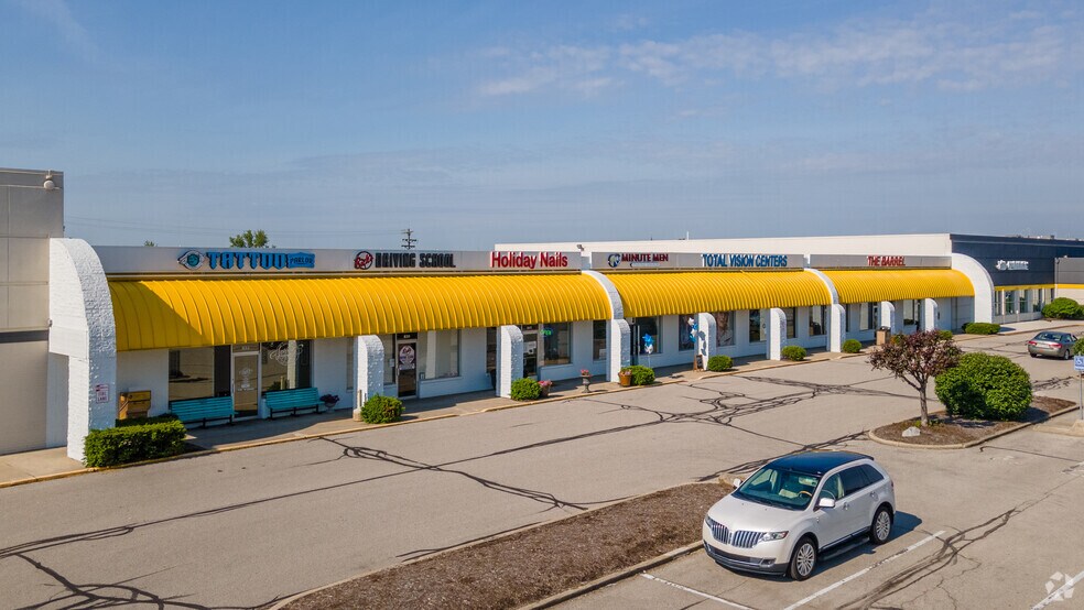 815-875 W Central Ave, Springboro, OH à louer - Photo de l’immeuble – Image 3 sur 4