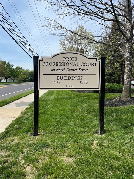 1217 N Church St, Moorestown, NJ à vendre - Photo de l’immeuble – Image 3 sur 6