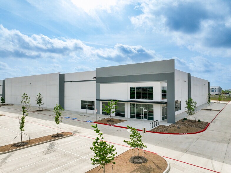 5390 Freeport Rd, Von Ormy, TX à louer - Photo de l’immeuble – Image 3 sur 15