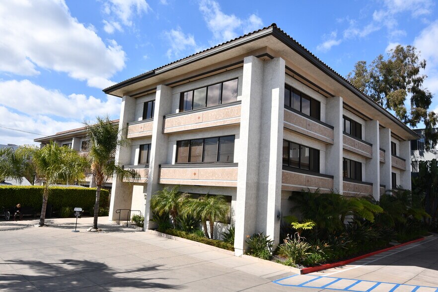 4910 Van Nuys Blvd, Sherman Oaks, CA à louer - Photo de l’immeuble – Image 3 sur 9