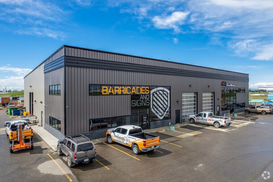 285177 Wrangler Ave SE, Rocky View No 44, AB à louer - Photo de l’immeuble – Image 2 sur 5