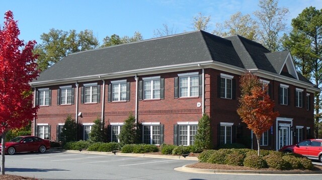 1290 Kennestone Cir, Marietta, GA à louer - Photo de l’immeuble – Image 1 sur 12